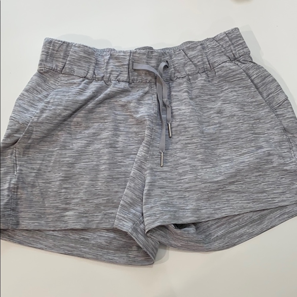 Lululemon On The Fly 2.5 inch short